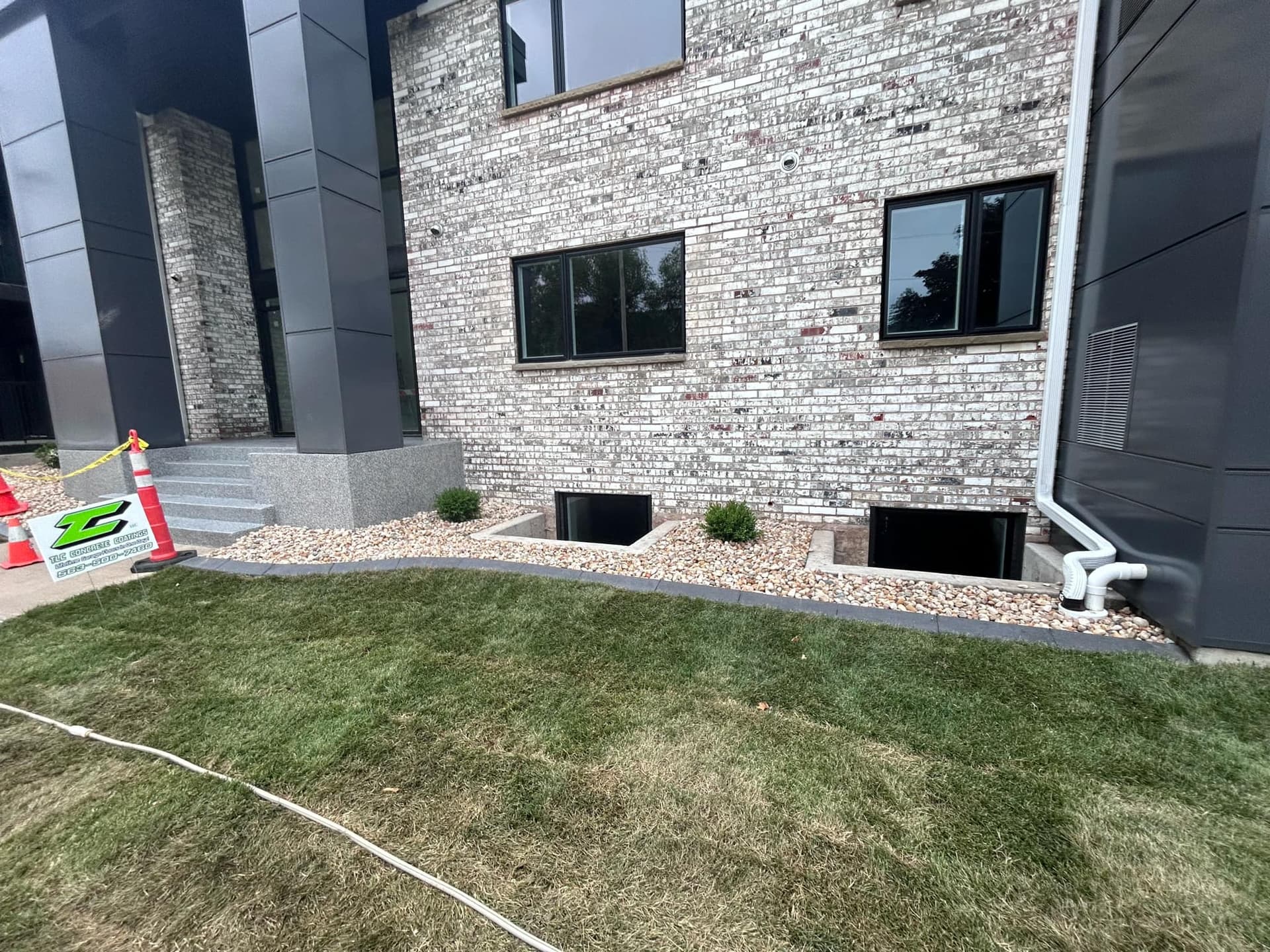 Gallery photos for Enhance Curb Appeal with Professional Landscape Edging: Image #6